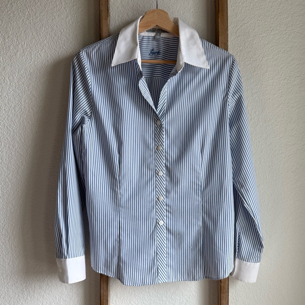 Foxcroft striped Fitted button down sz: 10